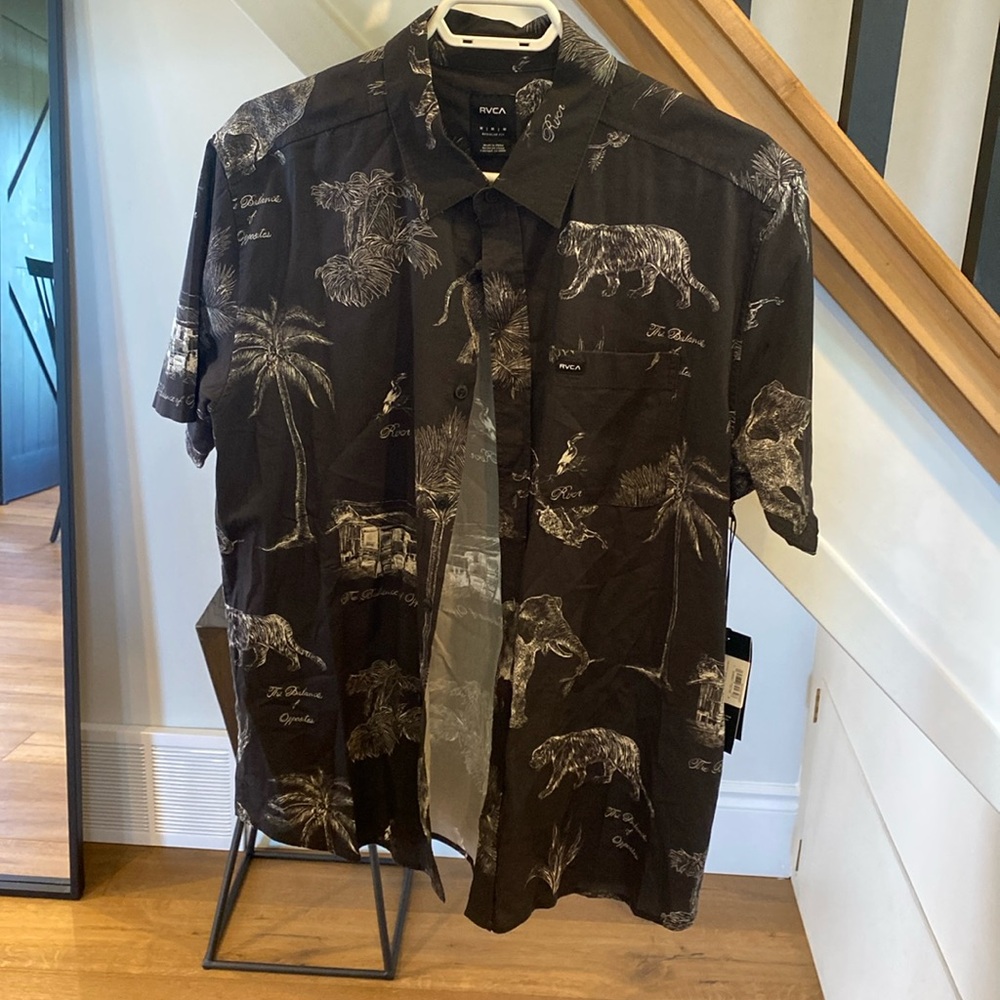 RVCA brand new with tags men’s short sleeve button down shirt